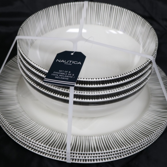 NAUTICA MELAMINE STRIPED DINNER PLATES & BOWLS - BLACK/WHITE - 8 PC SET - NEW - Picture 1 of 7